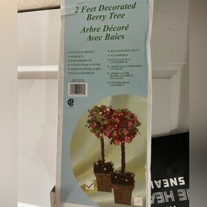 2 foot tall tree (ONE TREE)